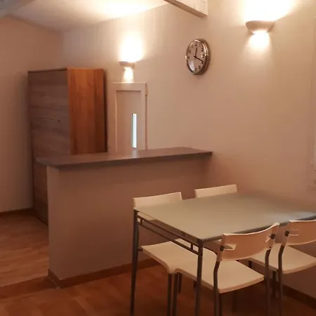 T1 35m2 Avec Parking Et Terrasse A Apartmán La Ciotat
